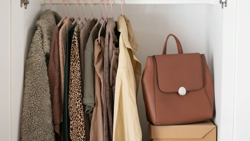 capsule-basic-wardrobe-in-a-white-wardrobe-in-brow